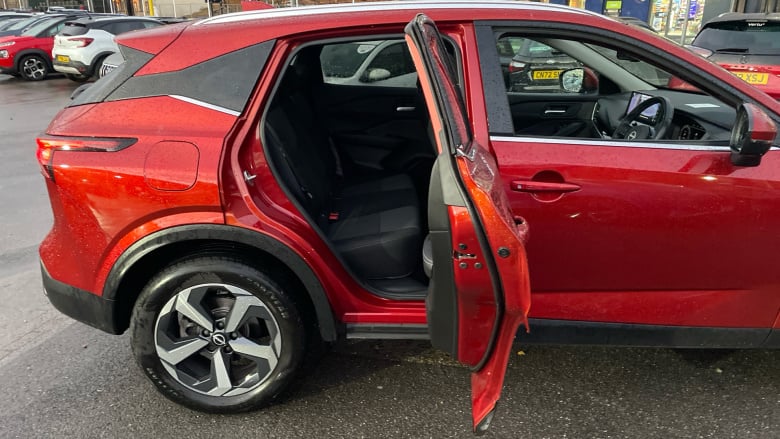 Nissan Qashqai 1.3 DiG-T MH 158 N-Connecta 5dr Xtronic Petrol Hatchback